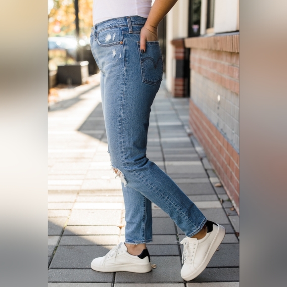 Levi's Straight Leg Wedgie Jeans - Picture 2 of 14